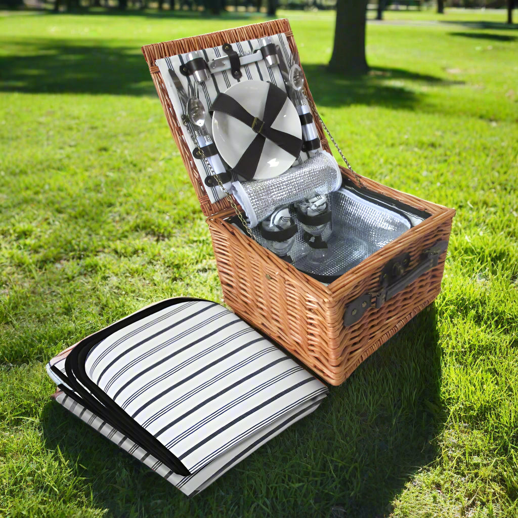 Alfresco 2 Person Picnic Basket Set Vintage Outdoor Baskets Insulated Blanket