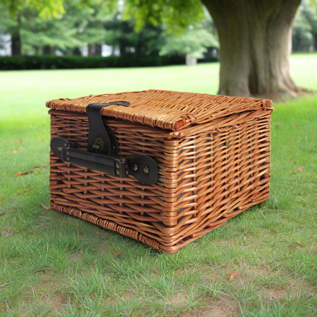 Alfresco 2 Person Picnic Basket Set Vintage Outdoor Baskets Insulated Blanket